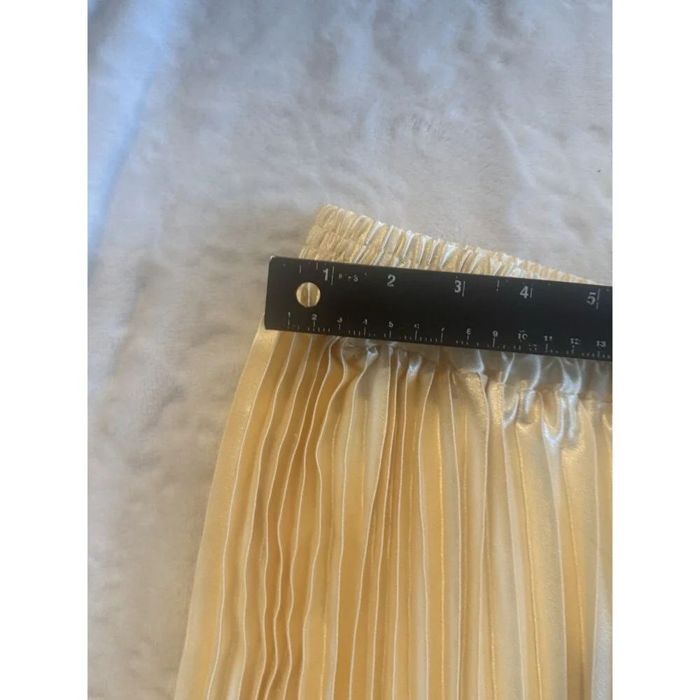 Petal And Pup Pleated Skirt Size 14